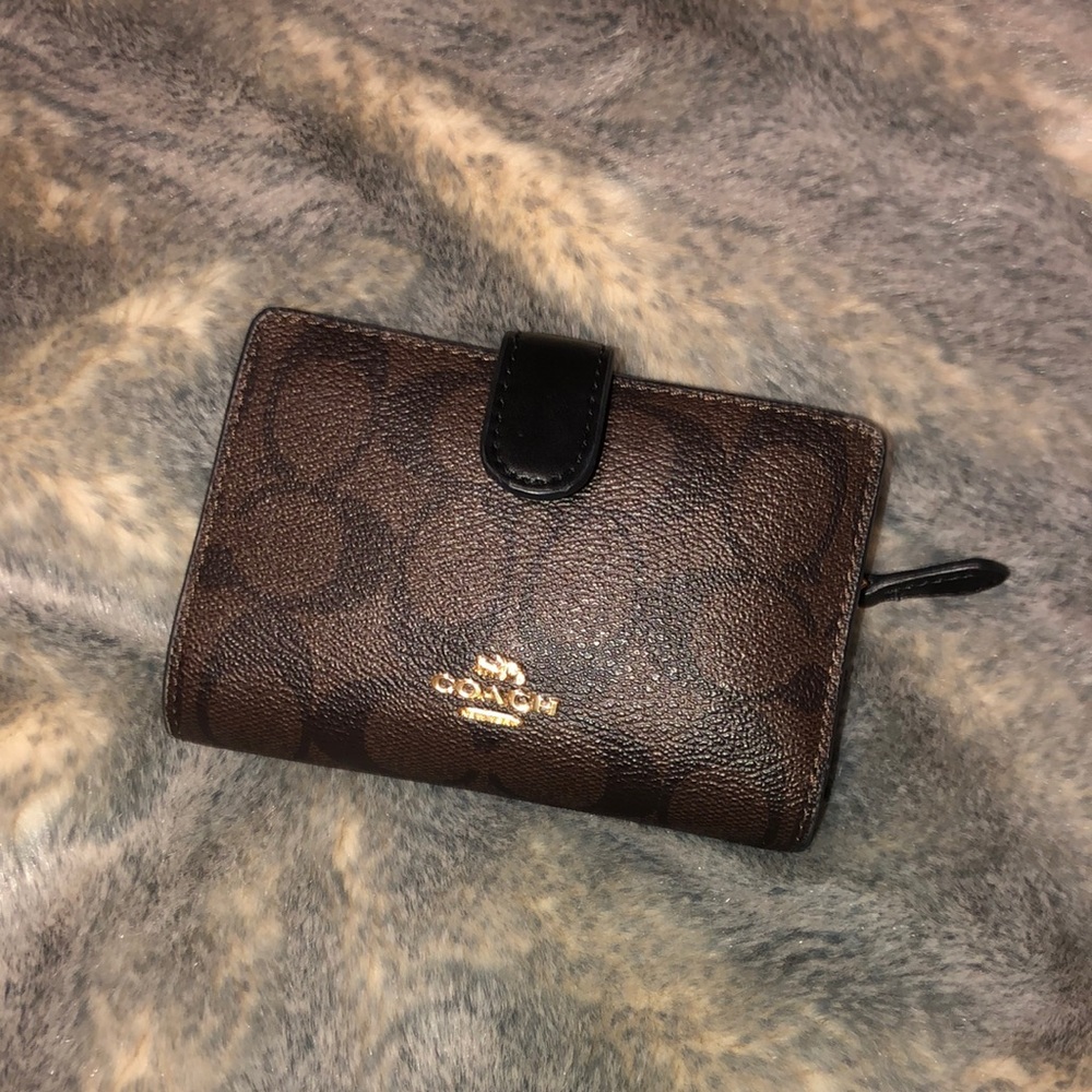 Dropped$🔥 Coach wallet compact AUTHENTIC